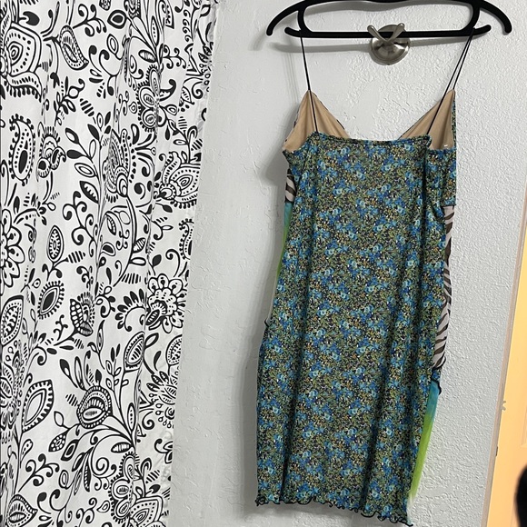 Blue Blush Vibrant Patterned Dress - Picture 3 of 3